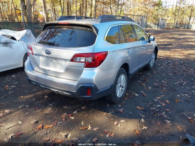 2018 SUBARU OUTBACK 4S4BSAFC7J3239695 Photo 3