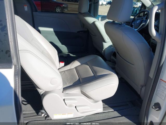 2015 TOYOTA SIENNA 5TDYK3DC3FS688956 Photo 7