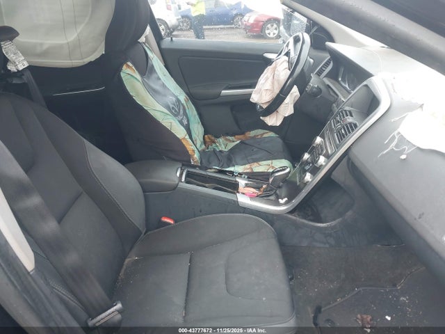 2015 VOLVO XC60 YV440MDJ1F2679878 Photo 4