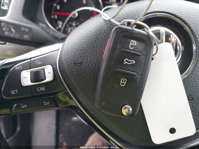 2017 VOLKSWAGEN PASSAT 1VWBT7A39HC028601 Photo 10