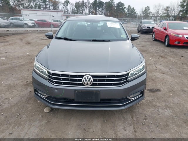 2017 Volkswagen Passat 1.8t Se მანქანა იყიდება აუქციონზე, vin: 1VWBT7A39HC028601, აუქციონის ნომერი: 43777875