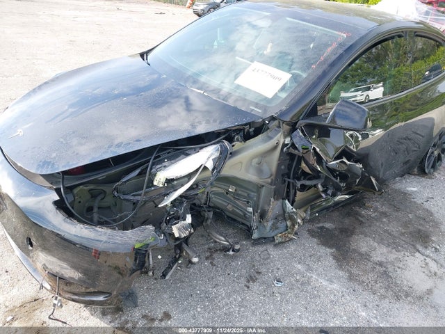 2023 TESLA MODEL Y 7SAYGDEE5PF881514 Photo 5