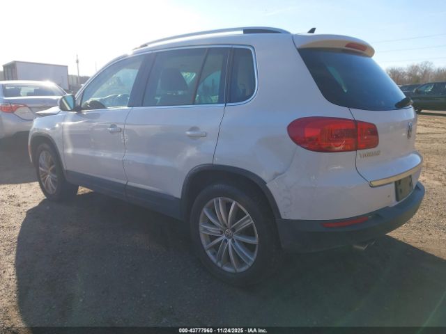 2014 VOLKSWAGEN TIGUAN WVGAV3AX1EW043538 Photo 2
