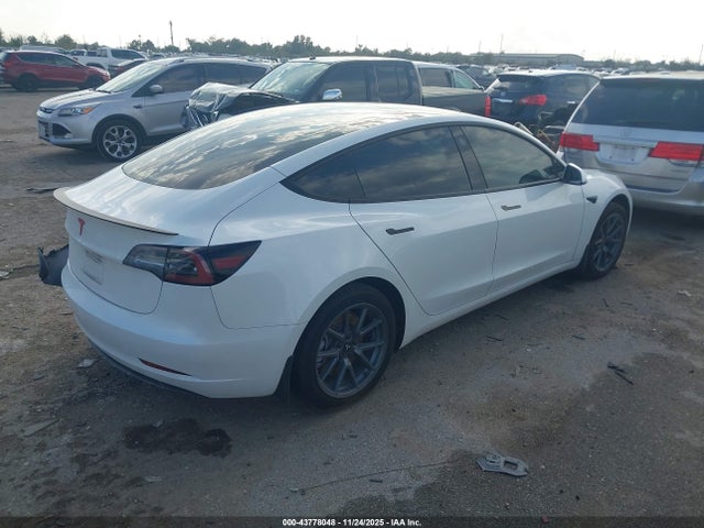 2023 TESLA MODEL 3 5YJ3E1EA0PF569643 Photo 3