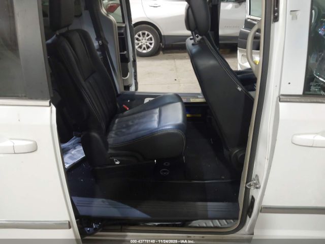 2016 CHRYSLER TOWN & COUNTRY 2C4RC1BG3GR140977 Photo 7