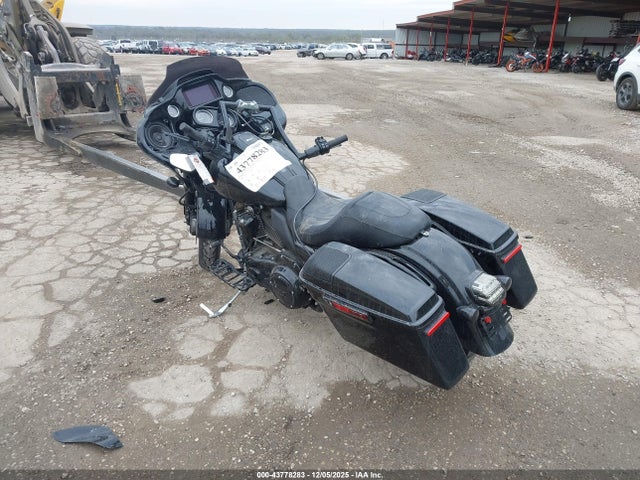 2022 HARLEY-DAVIDSON FLTRXST 1HD1ACL11NB610698 Photo 2