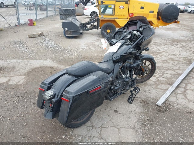 2022 HARLEY-DAVIDSON FLTRXST 1HD1ACL11NB610698 Photo 3