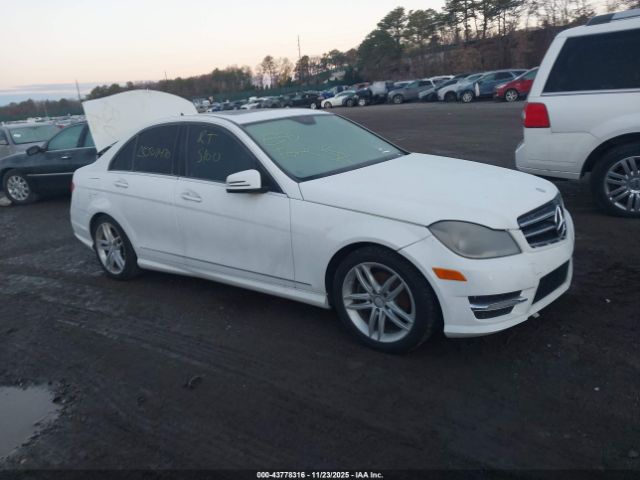 2014 MERCEDES-BENZ C 250 WDDGF4HB3EA907326