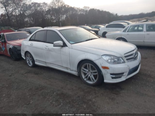 2013 MERCEDES-BENZ C 250 WDDGF4HB5DG086080