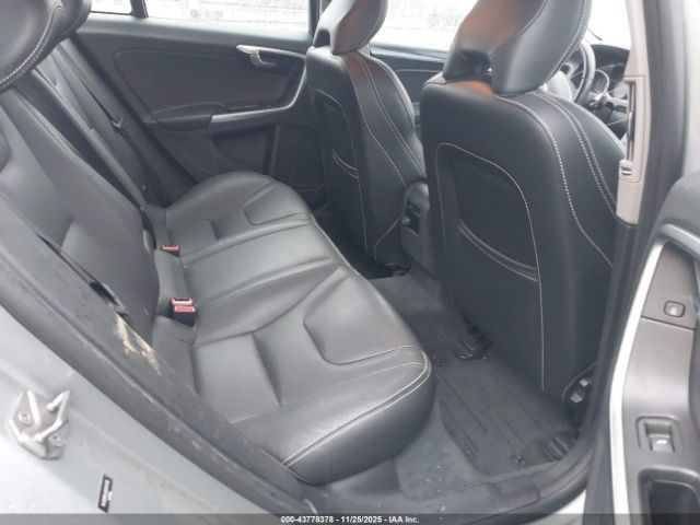 2017 VOLVO S60 YV126MFL6H2424115 Photo 7
