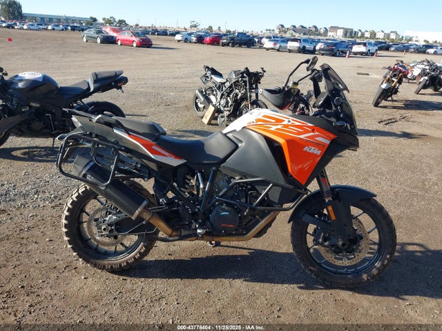 KTM 1290 Super Adventure S 2018 VBKV7940XJM980720 Image 12