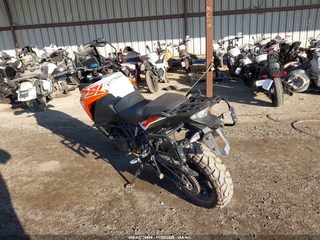 2018 KTM 1290 VBKV7940XJM980720 Photo 2