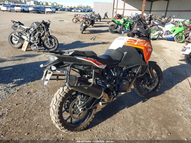 2018 KTM 1290 VBKV7940XJM980720 Photo 3