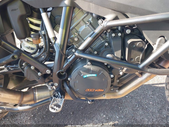 2018 KTM 1290 VBKV7940XJM980720 Photo 7