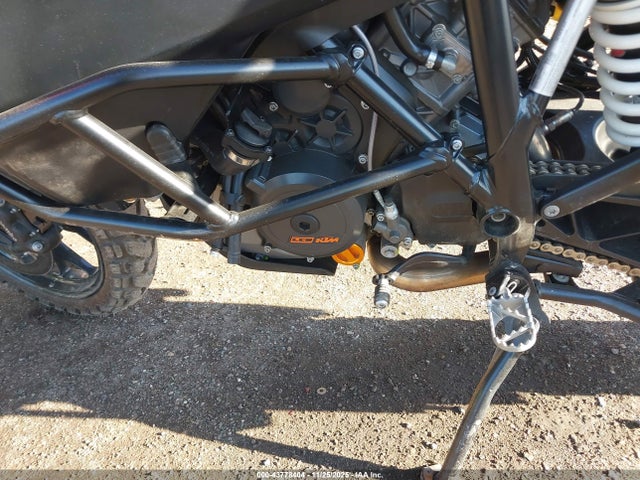 2018 KTM 1290 VBKV7940XJM980720 Photo 8