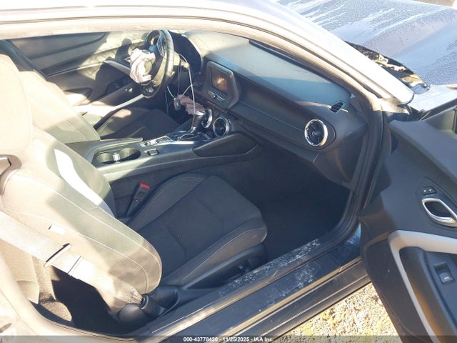 2021 CHEVROLET CAMARO 1G1FB1RX7M0106292 Photo 4