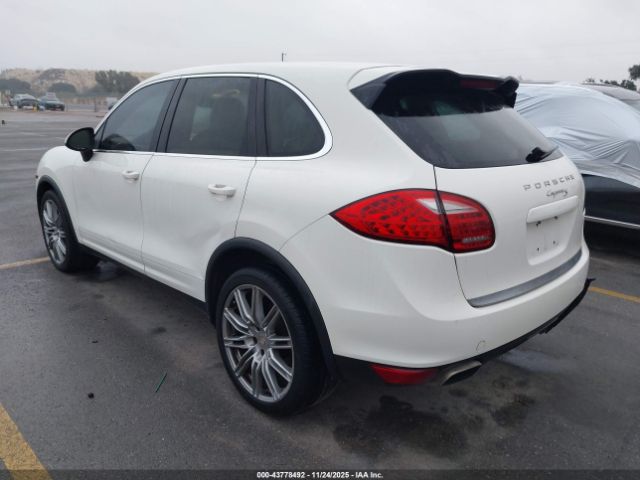 2011 PORSCHE CAYENNE WP1AA2A24BLA05277 Photo 2