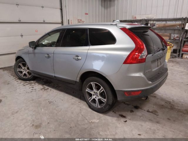 2011 VOLVO XC60 YV4902DZ5B2148113 Photo 2