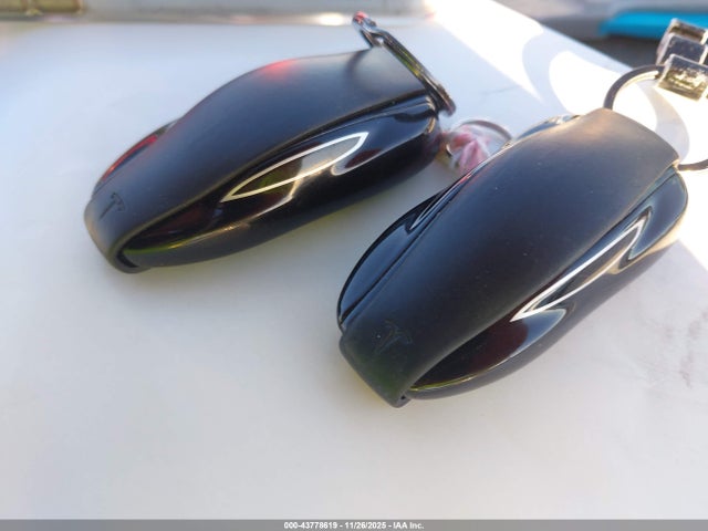 2019 TESLA MODEL S 5YJSA1E27KF333211 Photo 10