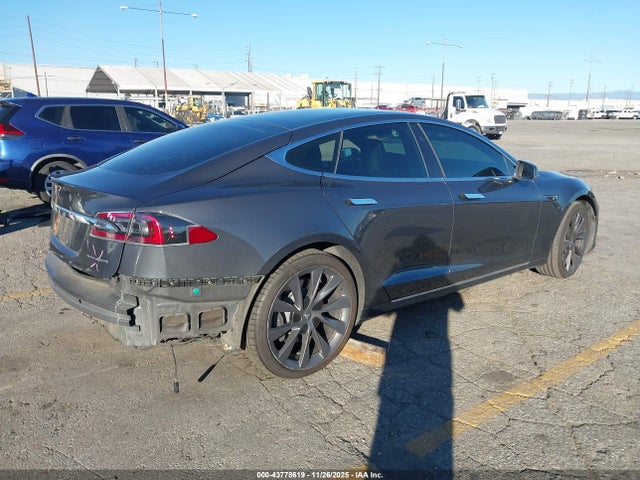 2019 TESLA MODEL S 5YJSA1E27KF333211 Photo 3