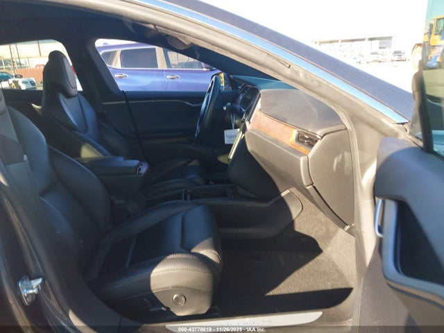 2019 TESLA MODEL S 5YJSA1E27KF333211 Photo 4