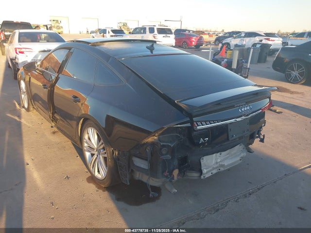 2019 AUDI A7 WAUU2AF22KN041825 Photo 2
