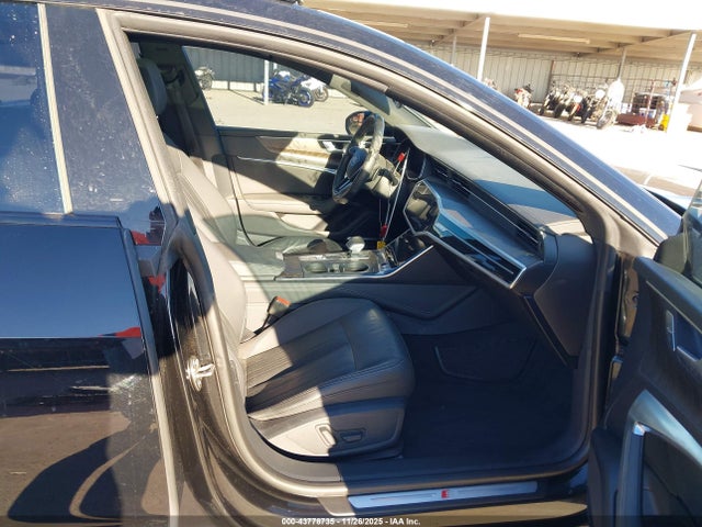 2019 AUDI A7 WAUU2AF22KN041825 Photo 4