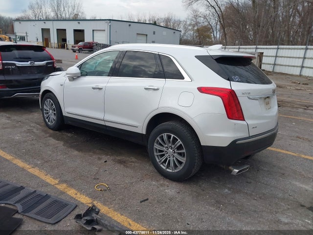 2017 CADILLAC XT5 1GYKNDRS5HZ178946 Photo 2