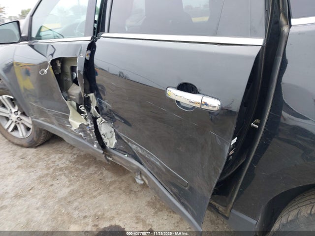 1GNKVHKD4HJ131762 Chevrolet Traverse 2lt