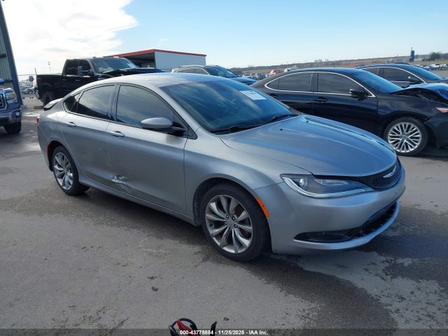 Chrysler 200 S 2015 1C3CCCBBXFN702850 Image 17