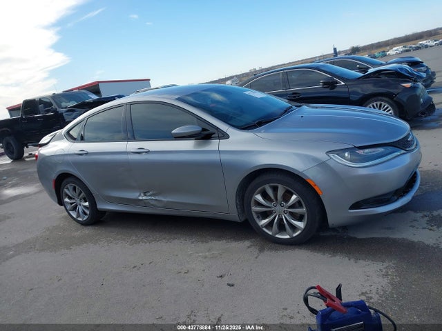 Chrysler 200 S 2015 1C3CCCBBXFN702850 Image 29