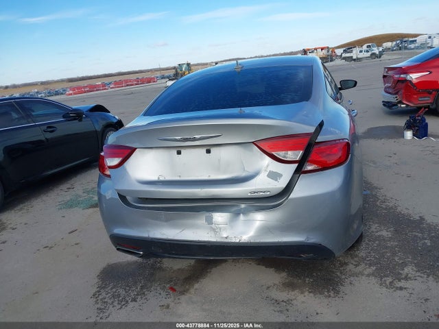 Chrysler 200 S 2015 1C3CCCBBXFN702850 Image 32