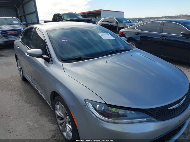 Chrysler 200 S 2015 1C3CCCBBXFN702850 Image 33
