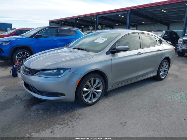 Chrysler 200 S 2015 1C3CCCBBXFN702850 Image 18