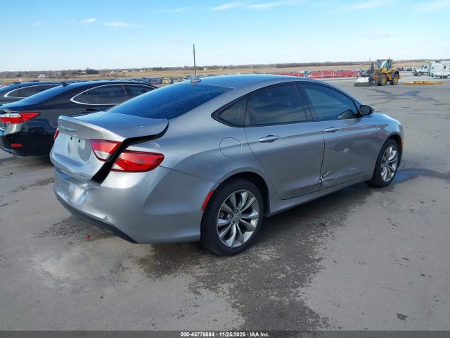 Chrysler 200 S 2015 1C3CCCBBXFN702850 Image 20