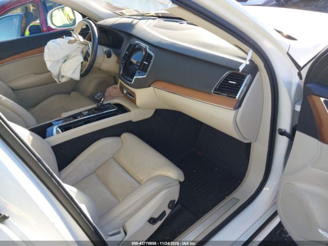 2017 VOLVO XC90 YV4A22PL7H1154668 Photo 4