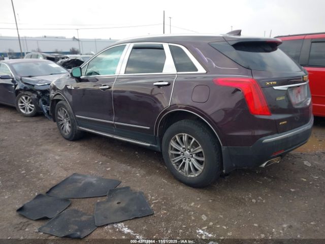 2017 CADILLAC XT5 1GYKNDRSXHZ268688 Photo 2