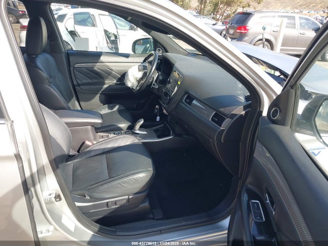 2019 MITSUBISHI OUTLANDER PHEV JA4J24A52KZ019173 Photo 4