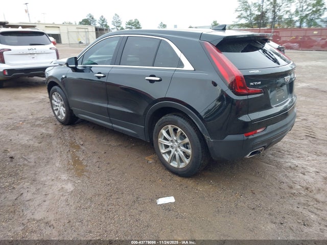 2021 CADILLAC XT4 1GYAZAR44MF063590 Photo 2