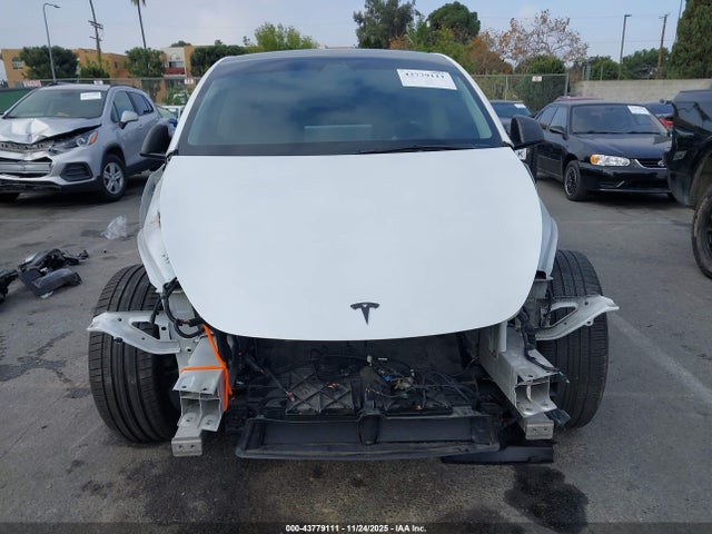 Tesla Model Y 2022 7SAYGDEE8NF386043 Image 12