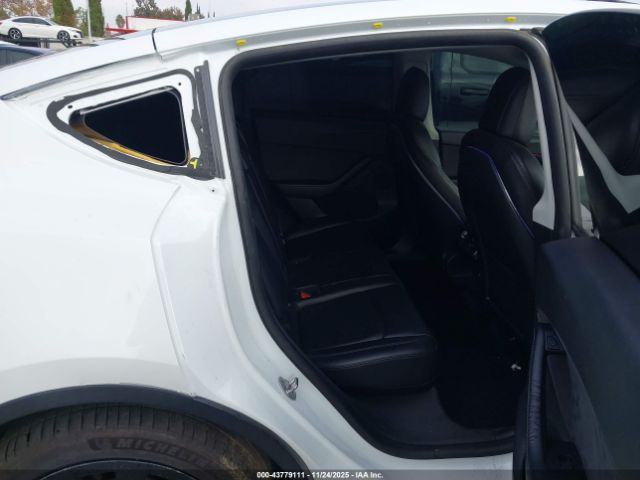 2022 TESLA MODEL Y 7SAYGDEE8NF386043 Photo 7