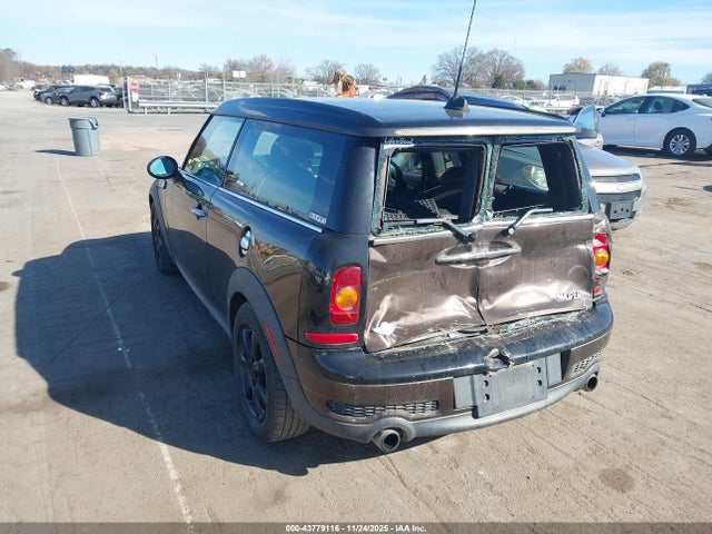 2008 MINI COOPER S CLUBMAN WMWMM335X8TP87786 Photo 2