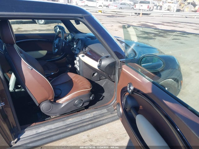 2008 MINI COOPER S CLUBMAN WMWMM335X8TP87786 Photo 4