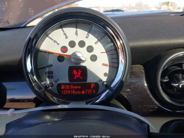 2008 MINI COOPER S CLUBMAN WMWMM335X8TP87786 Photo 6