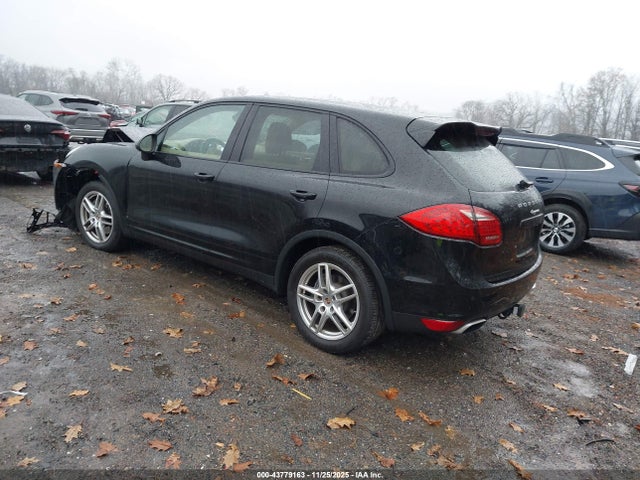 2014 PORSCHE CAYENNE WP1AA2A22ELA06836 Photo 2