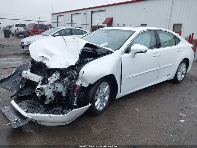 Lexus ES 300H 2014 JTHBW1GG9E2055721 Image 2
