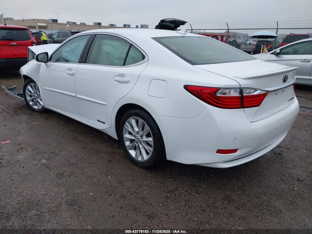 Lexus ES 300H 2014 JTHBW1GG9E2055721 Image 3