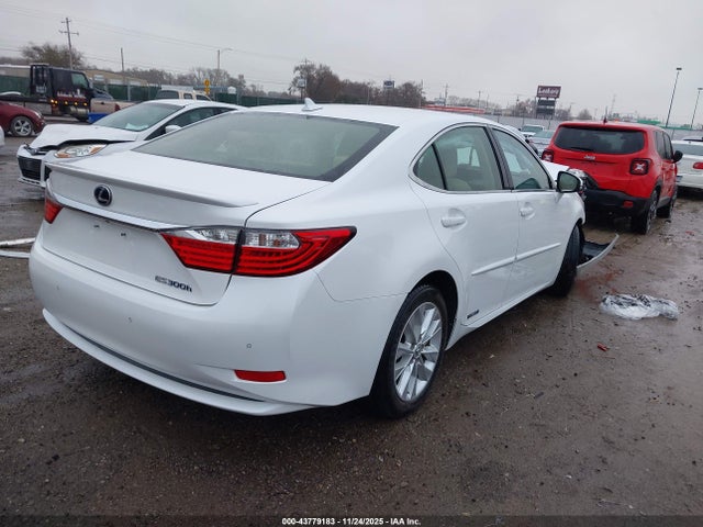 Lexus ES 300H 2014 JTHBW1GG9E2055721 Image 4