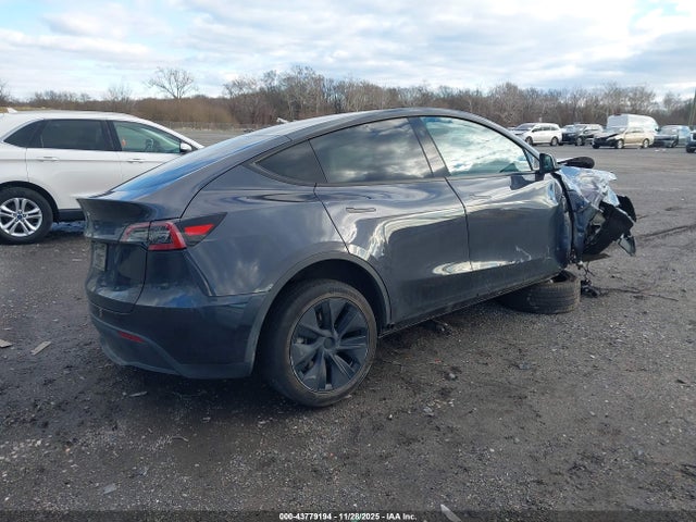 2025 TESLA MODEL Y 7SAYGDED0SF267681 Photo 3