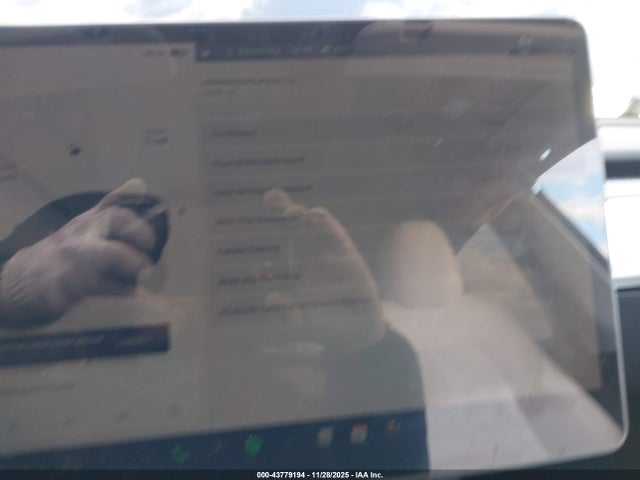 2025 TESLA MODEL Y 7SAYGDED0SF267681 Photo 6